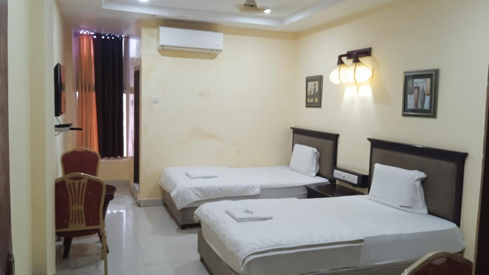 Sriannamalaiyar Residency Hotel Vellore Exterior photo
