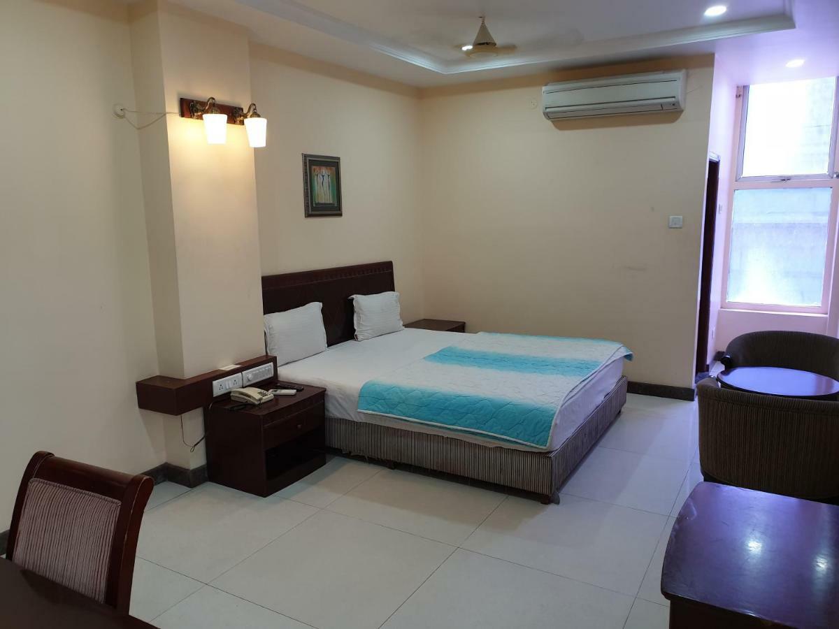 Sriannamalaiyar Residency Hotel Vellore Exterior photo